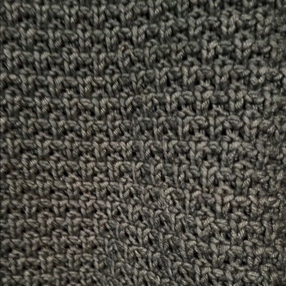 Universal Thread Women's Green Sweater - Picture 2 of 4